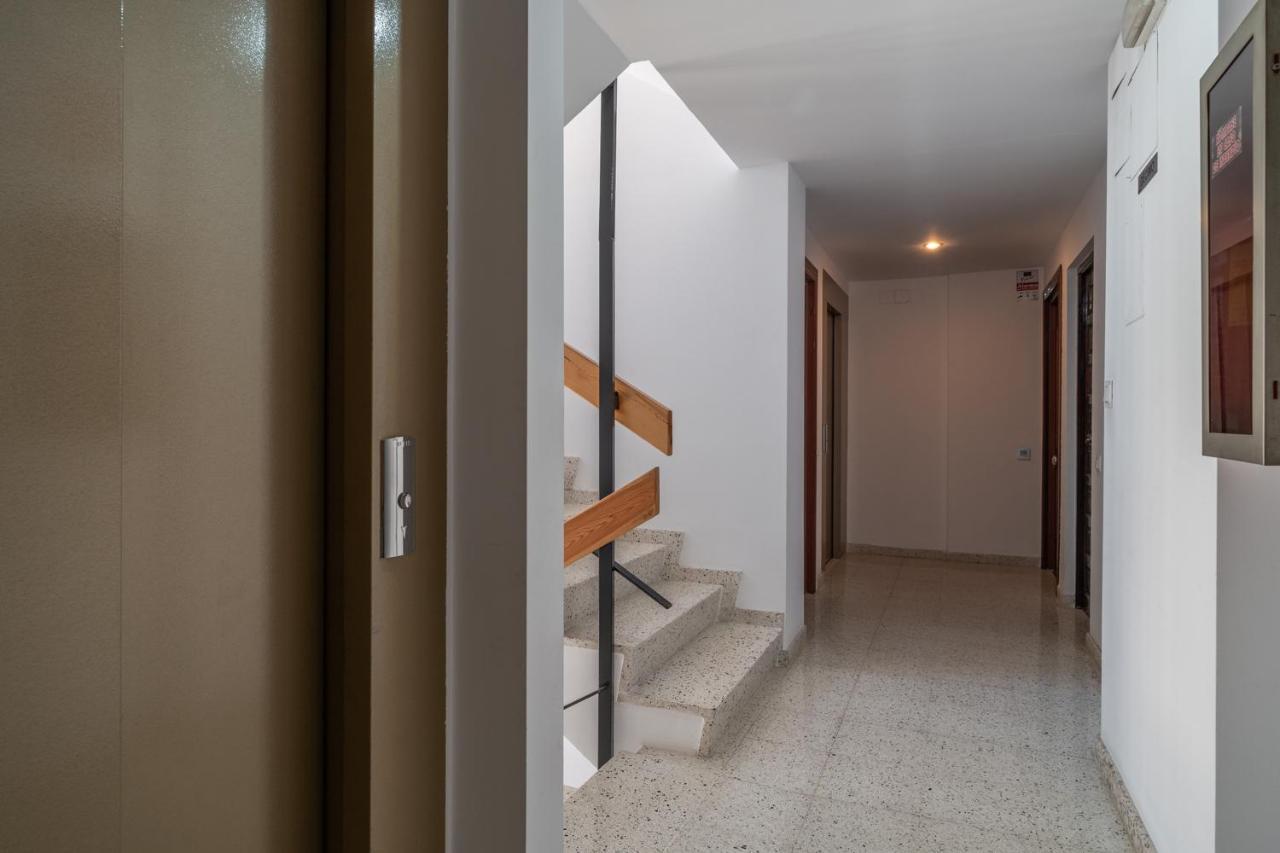 Tuguest Heroe Apartment Málaga Esterno foto